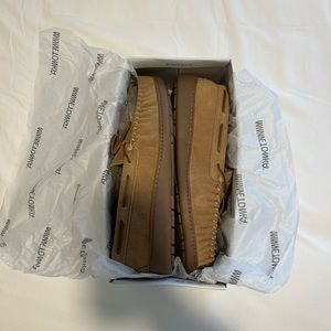 Minnetonka Men's Sheepskin Hardsole Slipper